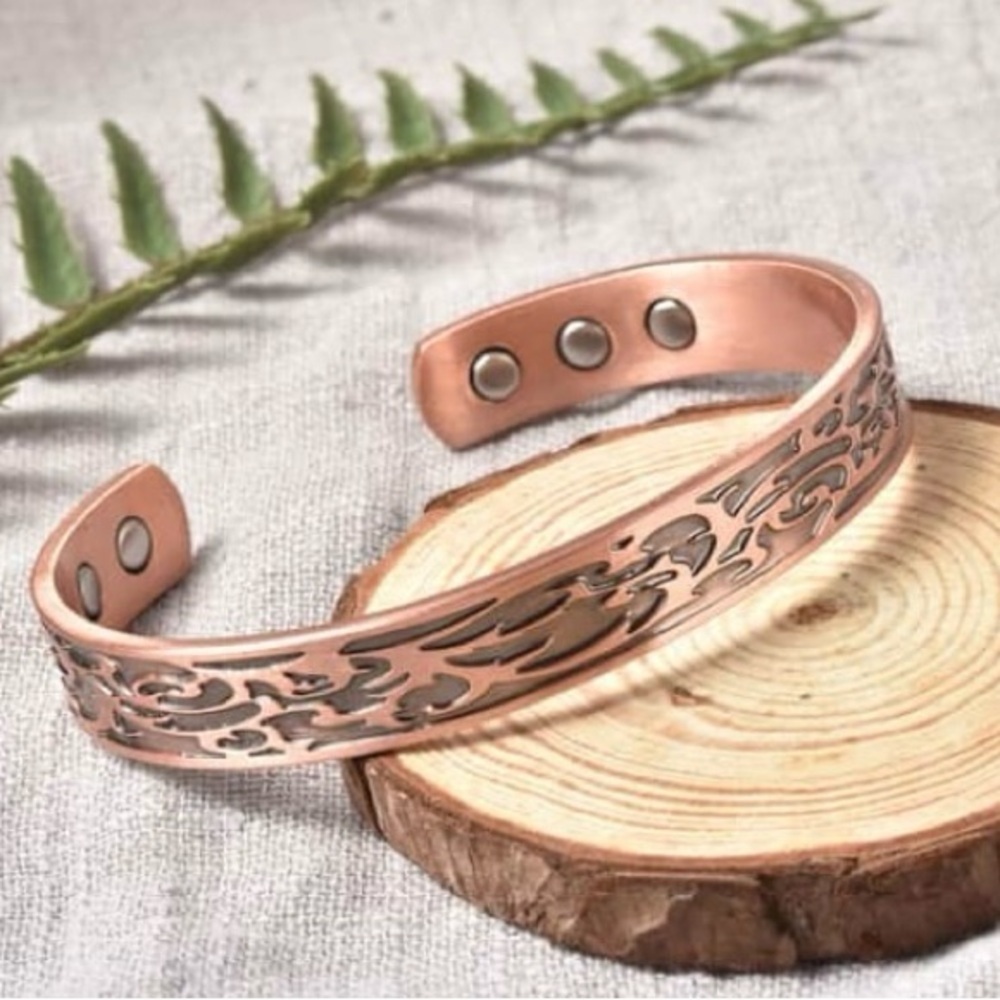 Abstract Pattern Magnetic Therapy Cuff Bracelet - Picture 3 of 7